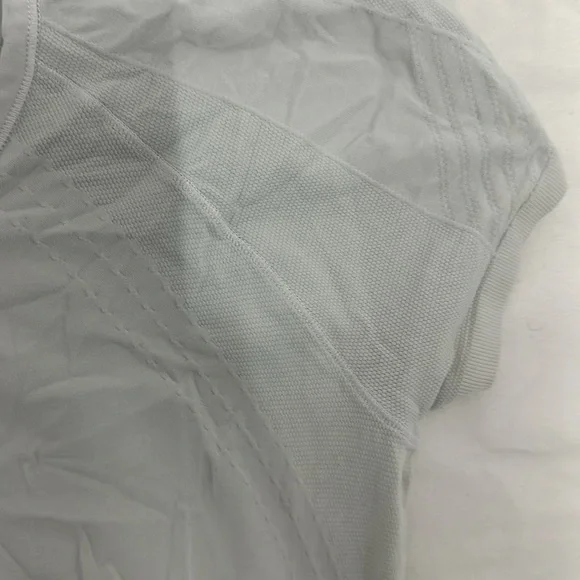 Athleta Wick and Vent Tee Medium - Picture 4 of 7
